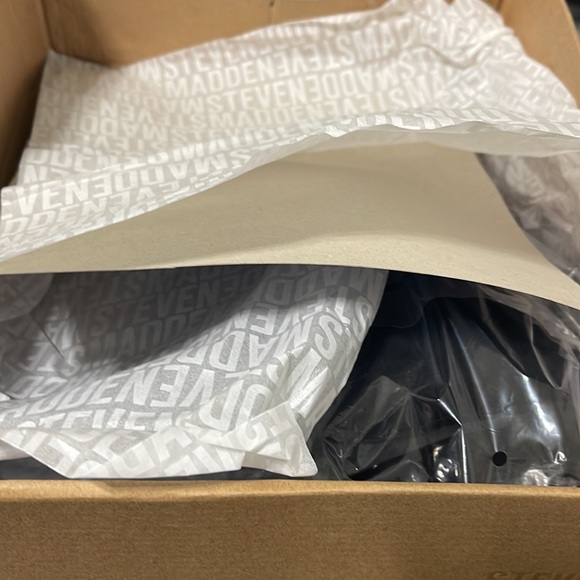 Knee high Steve Madden boots. - Picture 4 of 4